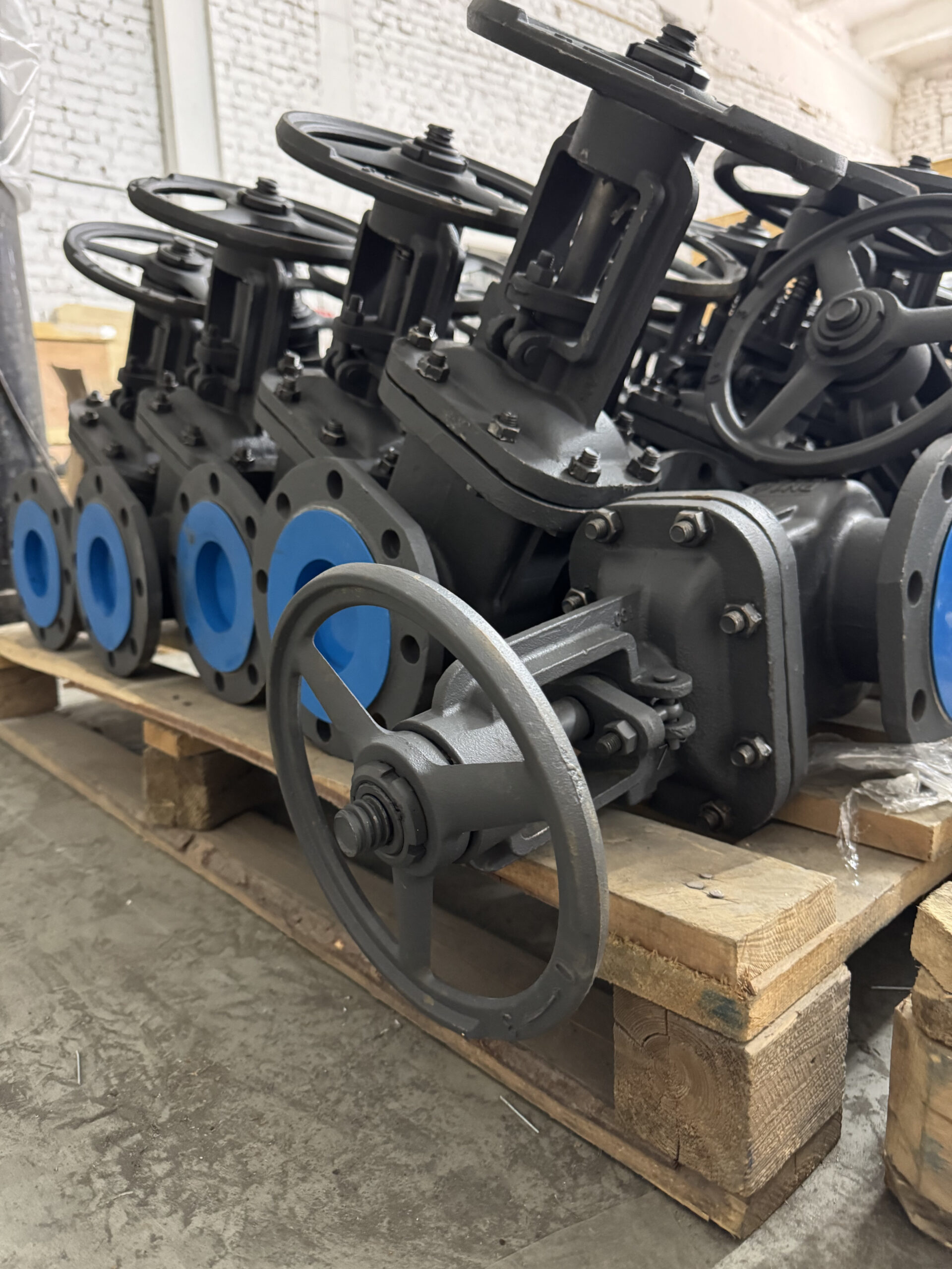 Оформляем документы и отгружаем